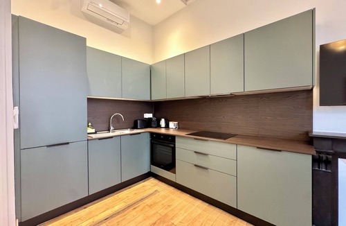 Quartier Chorier-Berriat Apartment | Le Porte de France/6 pers/300 m station/Air-conditioned