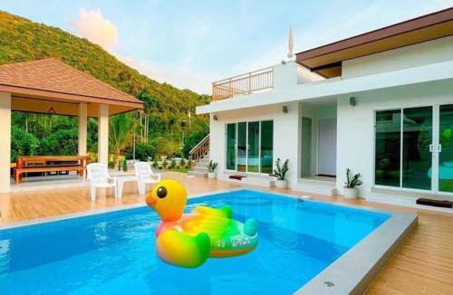 Khanom Villa | Le poulet poolvilla khanom