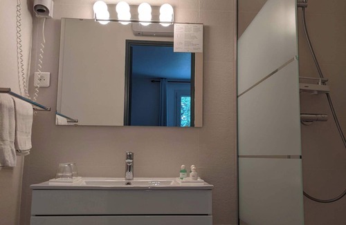 Vacqueyras Hotel | Le Pradet Hotel