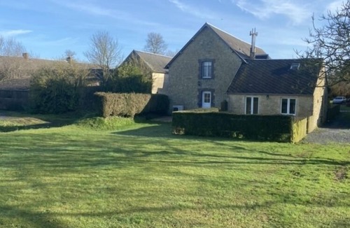 Aignerville Cottage | Le Pressoir - La Ferme du Château sleeps 4/12 people