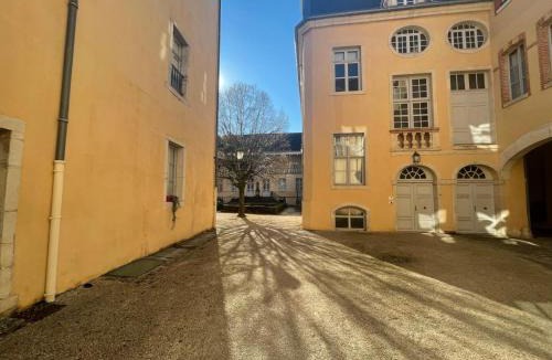 Paroisse Notre-Dame Apartment | Le Prieuré
