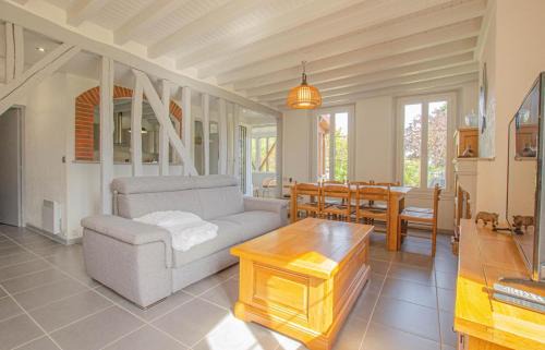 Le Chene House | Le prieuré