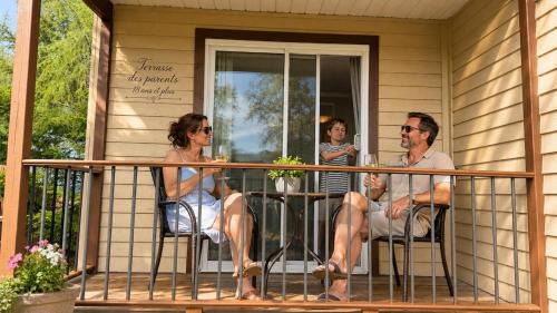 Sainte-Lucie-des-Laurentides House | Le Procrastineux, private hot tub and beach, kayaks