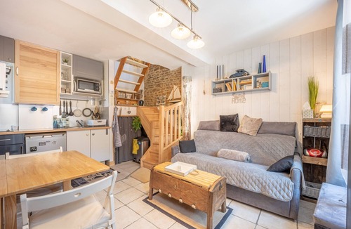 Saint-Regnobert-de-la-Cote-de-Nacre House | Le Ptit Passage - Maison atypique avec terrasse proche plage