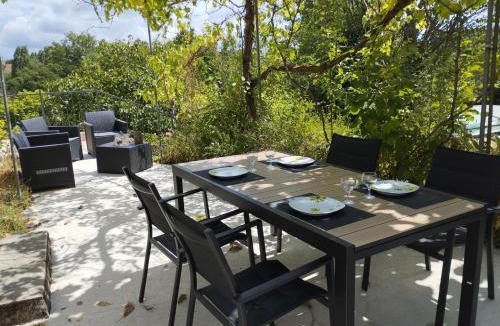 Thenon House | Le puits fleuri