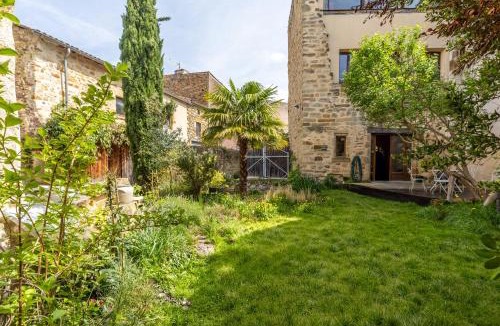 Vic-le-Comte Apartment | Le Refuge de la Roche - Piscine, Extérieur, Clim