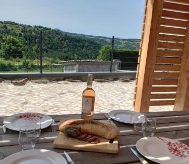 Saint-Front Ski Chalet | Le "Refuge" douillet, chaleureux, massages bien-être