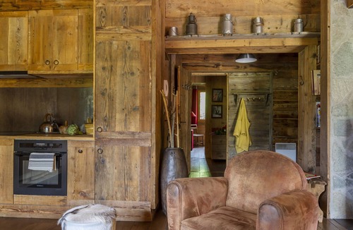 Monetier-les-Bains Apartment | Le refuge of Serre Chevalier, chalet spirit, in Le Monêtier-les-Bains town