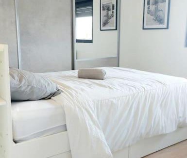 Velaux Apartment | "Le Relax" - Velaux appart climatisé - 6 pers avec terrasse à 15 min plage et aéroport