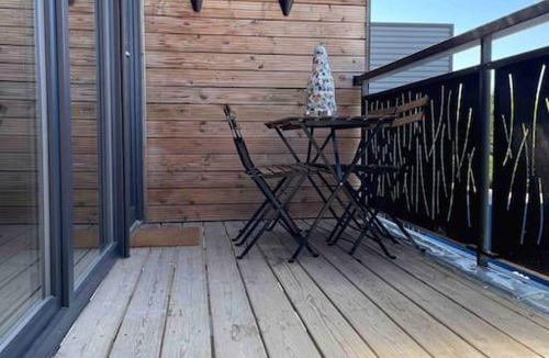 Velaux Apartment | "Le Relax" - Velaux appart climatisé - 6 pers avec terrasse à 15 min plage et aéroport