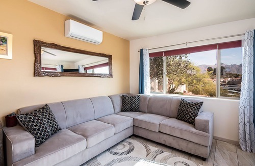 Tucson House | LE RENDEZ-VOUS CATALINA POOL APARTMENT