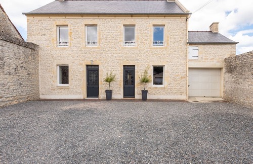 Commes House | Le Repos by Interhome