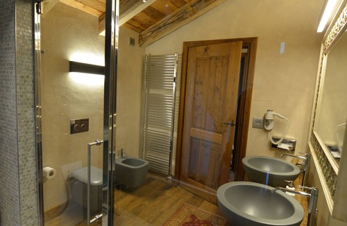 Aosta House | Le Reve Charmant