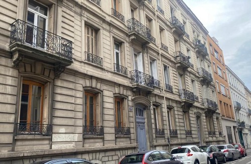 Jacquard - Prefecture Apartment | Le Rooftop Loft premium 3 chambres avec terrasse & parking en centre-ville de Saint-Étienne