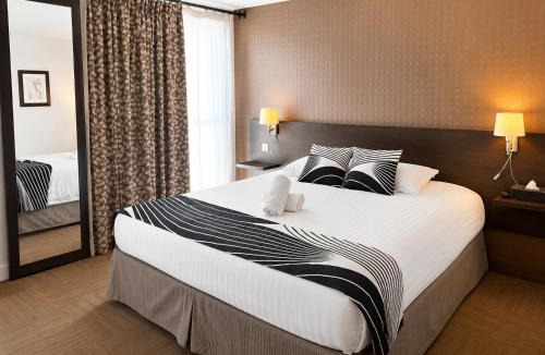 Mezidon-Canon Hotel | Le Saint-Pierre