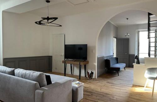 Centre Ville d'Ales Apartment | Le Sept