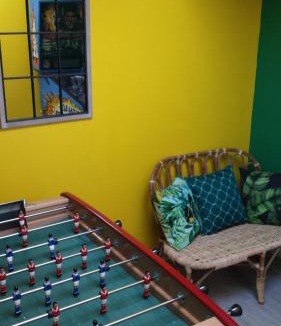 Sainte-Honorine-des-Pertes House | Le So Sweet, maison avec jardin clos, terrasse aménagé, jeux et jouets, baby foot, flipper, table de ping pong, à 1km de la plage d' Omaha beach et près Port en Bessin