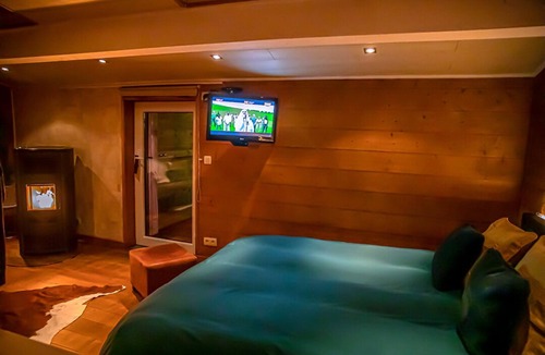 Aye Cabin | Le Spa du Cabanon: Cabanon de Luxe Avec Spa Entièrement Privatif