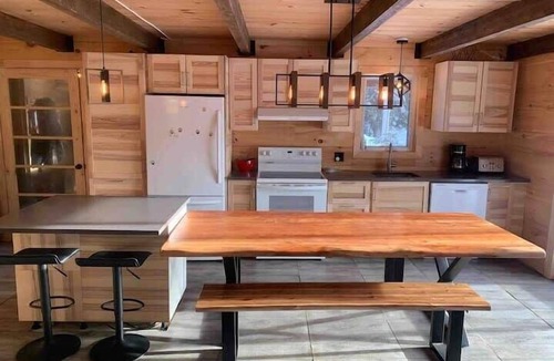 Lac-aux-Sables Ski Chalet | Le St-L'Eau spa, Mauricie