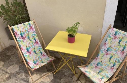 Cadereau Apartment | Le studio D'auguste- Cœur de Nîmes-chaleureux-emplacement idéal