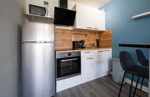 Evreux Apartment | Le studio epure du commandant