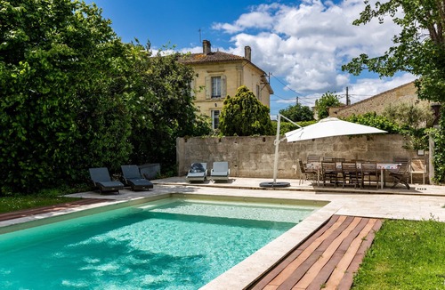 Saint-Germain-Du-Puch Apartment | Le Studio – Château Le Noble: Tranquility Among the Vineyards