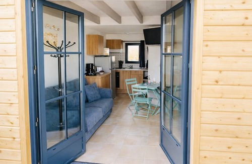 La Cotiniere Apartment | LE STUDIO, Gîte 3. Clos des Aigrettes, 30m from La Cotiniere Port