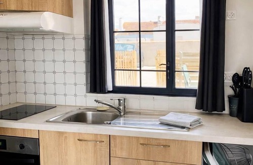 La Cotiniere Apartment | LE STUDIO, Gîte 3. Clos des Aigrettes, 30m from La Cotiniere Port
