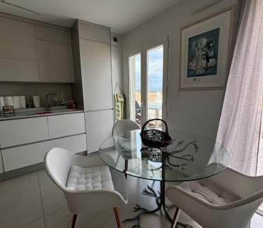 Antibes Old Town Apartment | Le Syracuse