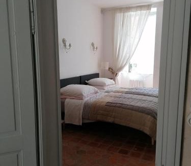 Noyers-sur-Serein Bed & Breakfast | LE TABELLION