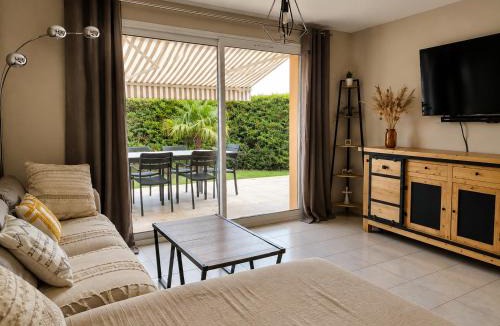 Chasseneuil-du-Poitou House | Le temps d'un séjour Villa 12 pers avec Piscine