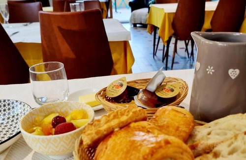 L'Arbresle Hotel | Le Terminus