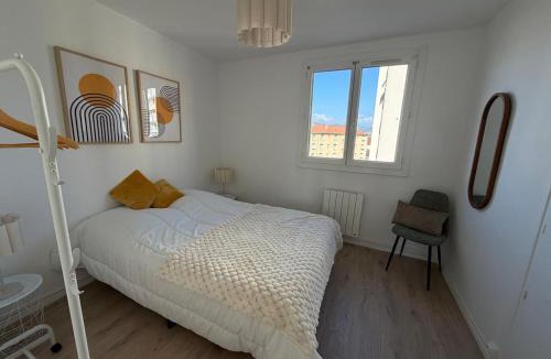 Bourg-les-Valence Apartment | Le Traversant - Parking Gratuit