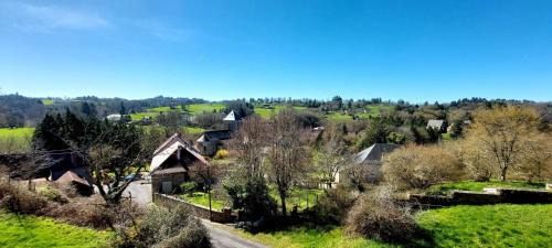 Segur-le-Chateau Bed & Breakfast | Le Verger Chambres d'hotes