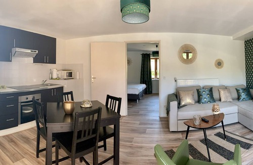 Veranne Apartment | LE VIALLON – ADA ACCESSIBLE COTTAGE LA GRENOUILLE 50 m² TERRACE WITH POOL VIEW
