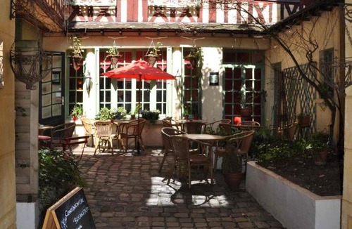 Quartier Vieux Marche-Cathedrale Hotel | Le Vieux Carré