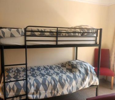 Boscombe Bed & Breakfast | Lea Hurst B & B