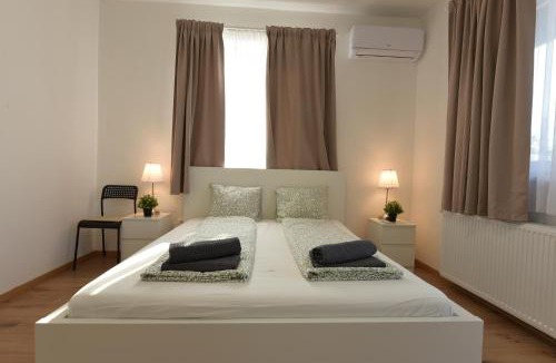 Sashalom Apartment | Leaf Song