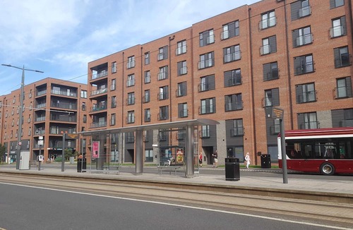 Newhaven Apartment | Leafy Leith 2BDR Retreat with a Private Balcony