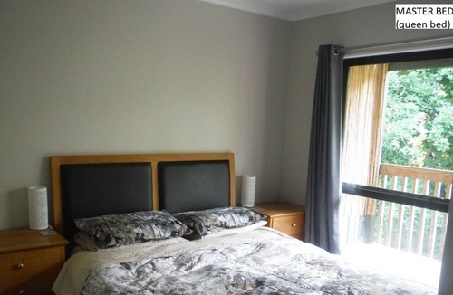 Raglan House | Leafy & private Raglan hideaway