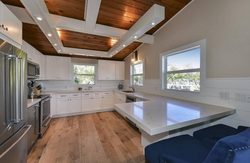 Islamorada House | Leatherback Cottage: Adorable 2-bedroom oceanfront pool home with open water views in Islamorada.