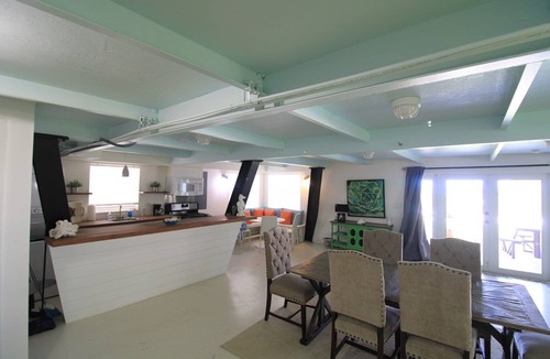 Islamorada House | Leatherback Cottage: Adorable 2-bedroom oceanfront pool home with open water views in Islamorada.
