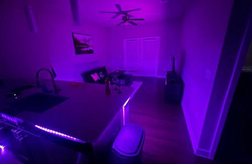 Katy Apartment | LED Fall Chillax 1B1B Couples Retreat Katy mills mall