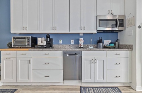 Garden City Condo | LED Nights Pool View Beach Pier Rider-Friendly
