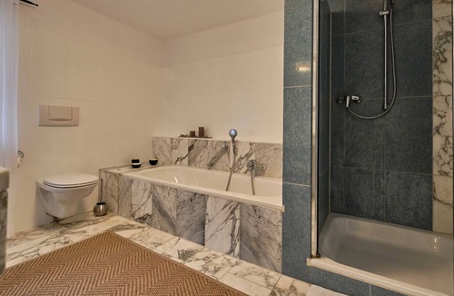 Kelheim Apartment | Ledererturm-Apartment (85 m2) mit gemütlicher Innenhofterrasse