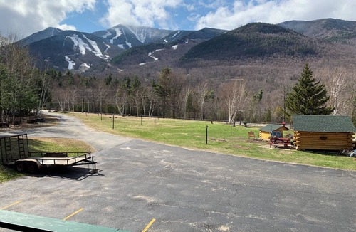Wilmington Hotel | Ledgerock at Whiteface - Deluxe King Room
