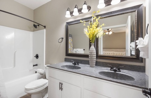 Branson West House | Ledgestone Golf, Playground OnSite, Silver Dollar City Near