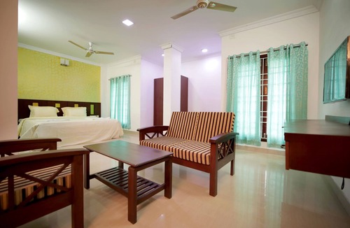 Covelong Hotel | Lee Crysstal