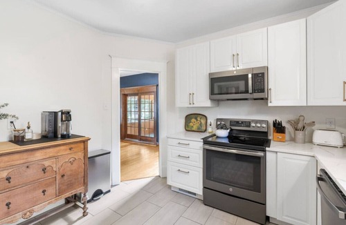 Red Wing House | Leet-Reaville Heritage House: a charming Craftsman in the heart of Red Wing!