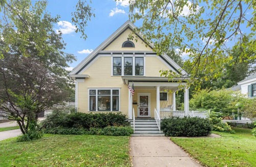 Red Wing House | Leet-Reaville Heritage House: a charming Craftsman in the heart of Red Wing!